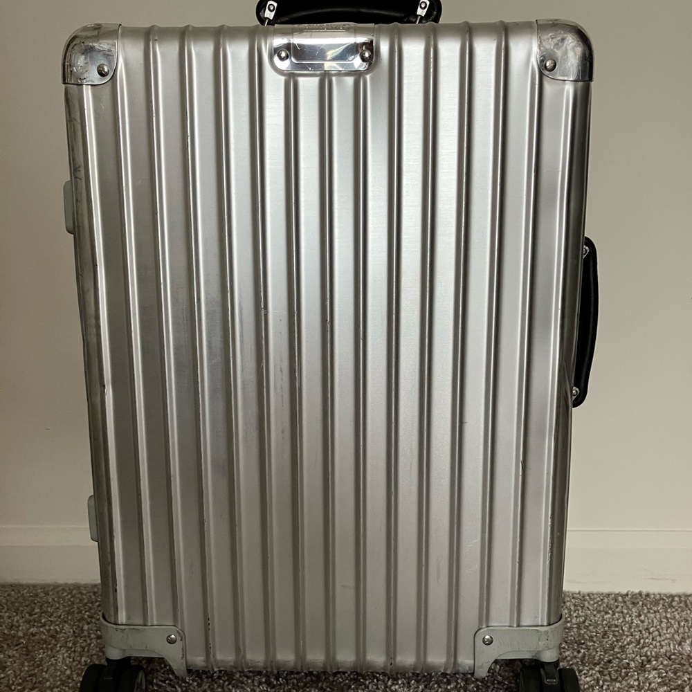 RIMOWA Classic Flight Cabin luggage piece